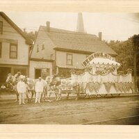 Bangor-Carnival-Trades-Procession_11-Benson-Miller.jpg