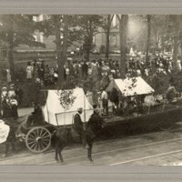 Bangor-Carnival-Trades-Procession_19-Adams-Dry-Goods.jpg
